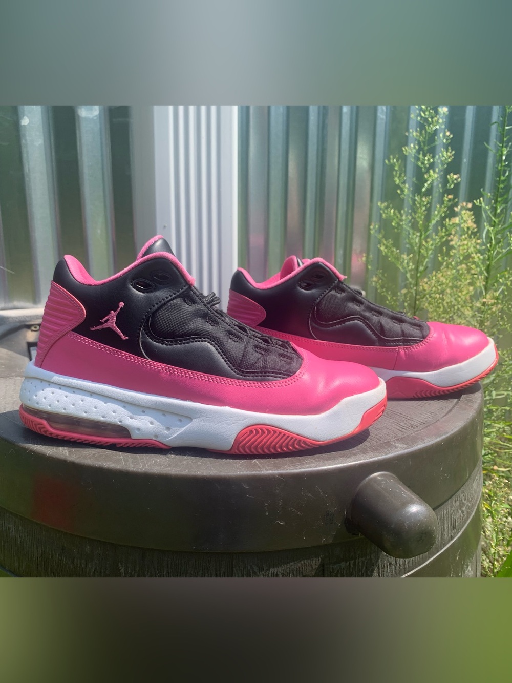 Nike Air Jordan Max Aura 2 ‘Black Pinksicle’
Nike CN8090-006
Size 5Y